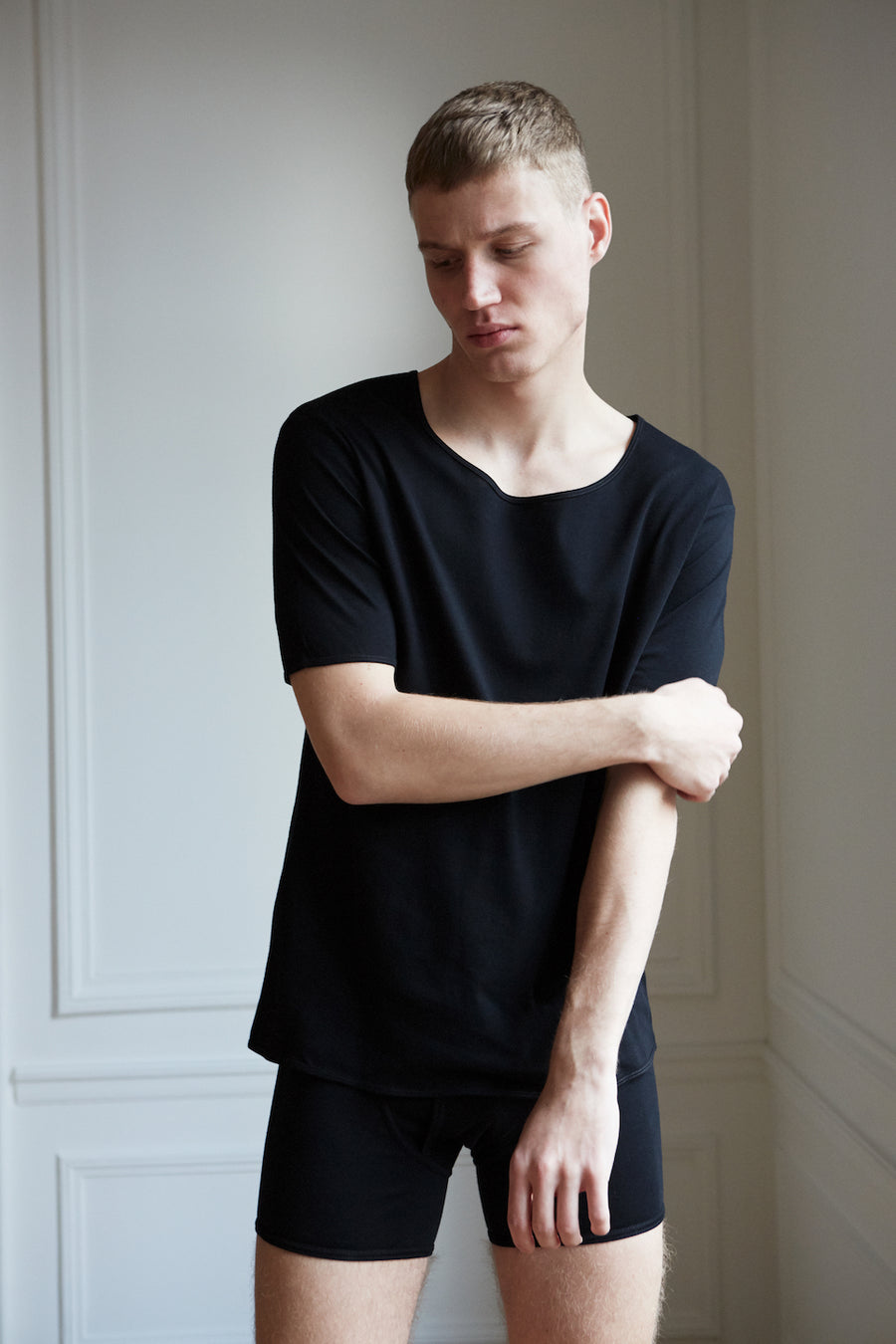 Men's Oak 100% organic cotton round neck black t-shirt