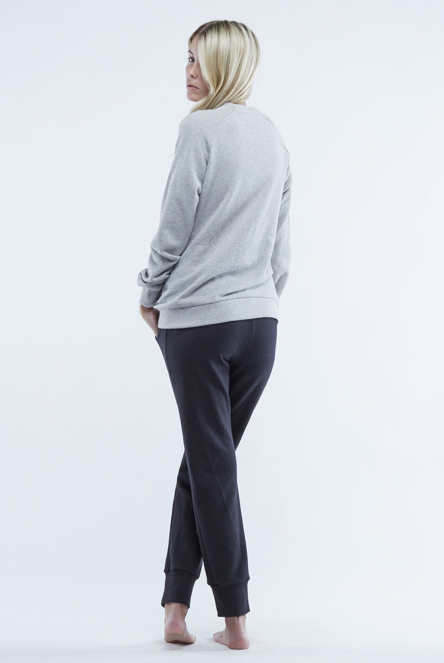 the white briefs crew neck sweatshirt in 100% organic cotton